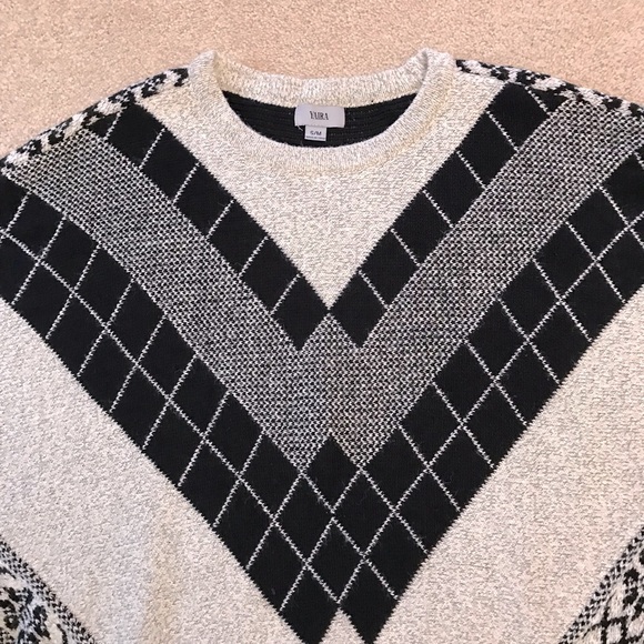 Yaira Sweater Poncho Womens Small Medium Black Oatmeal Fringe Dark Academia - Picture 6 of 10